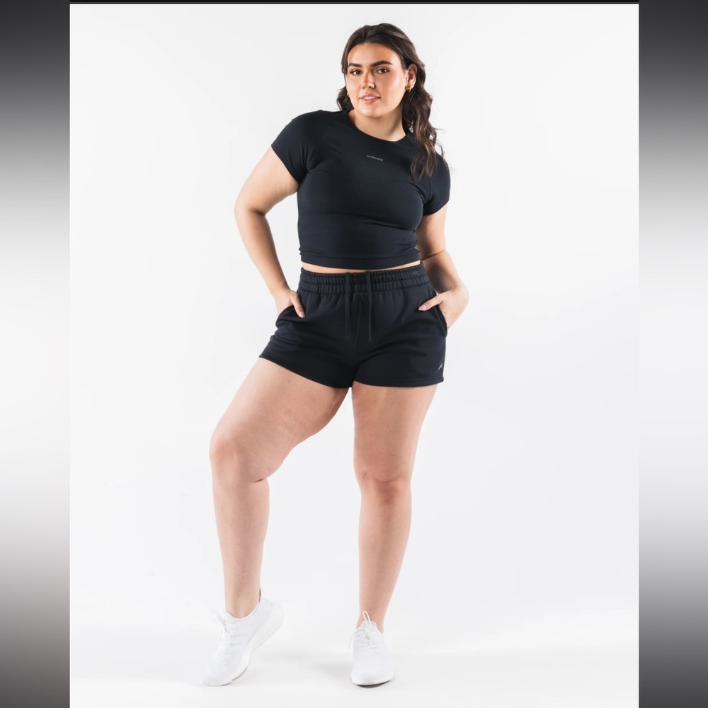 NWT- Alphalete- Large- Black Shorts- Zip Pockets & Drawstring W/ Thick Waistband